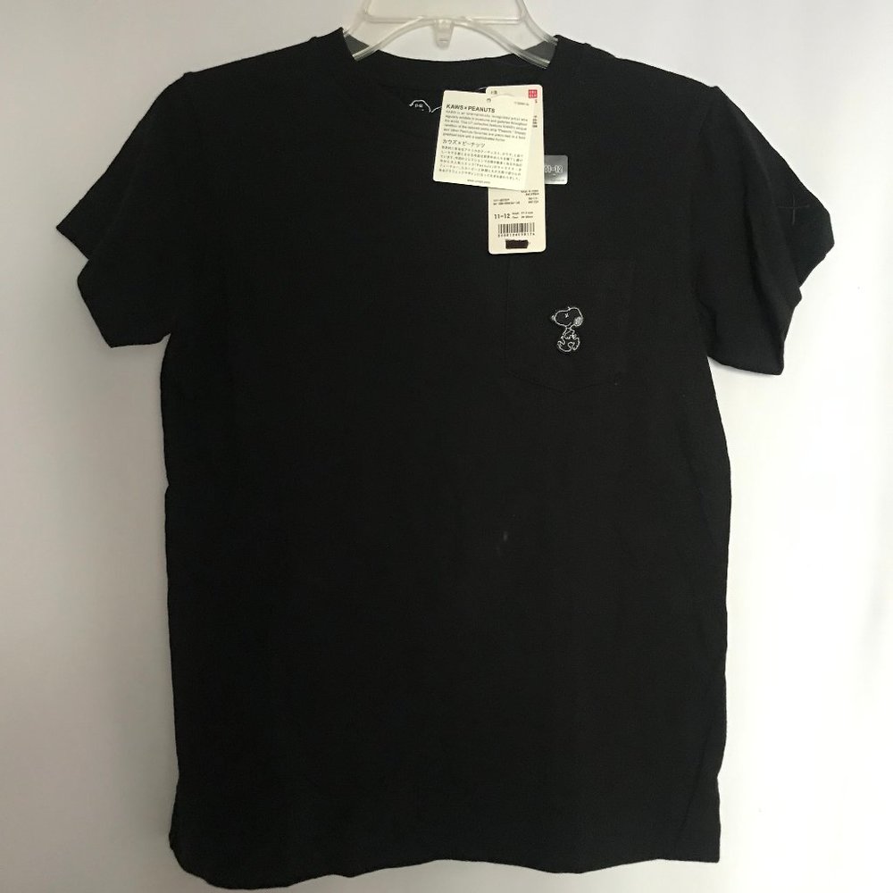 Uniqlo x Kaws x Peanuts Snoopy Black Tshirt KIDS